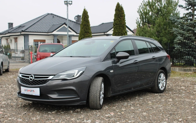 Opel Astra cena 31900 przebieg: 285000, rok produkcji 2016 z Płock małe 781